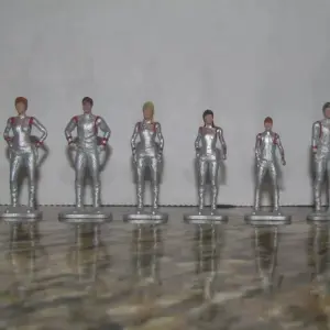 LOST IN SPACE Switch N Go Mattel Robinson Family Silver Suits 1:35 REPRO SET